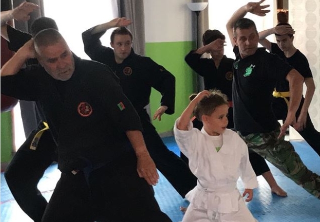 Ricky Boy karate yapıyor! - Görsel 1