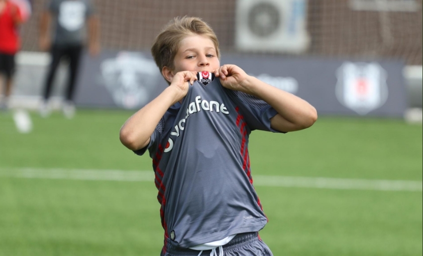 İşte Beşiktaş U-10 Takımı'nın şampiyonluk sevinci - Görsel 1