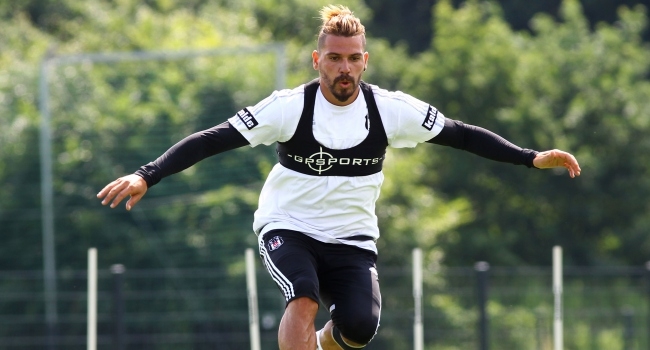 Beşiktaş’ın gündemine bir kez daha gelen Ersan Adem Gülüm’ün siyah - beyaz hikayesi! - Görsel 2