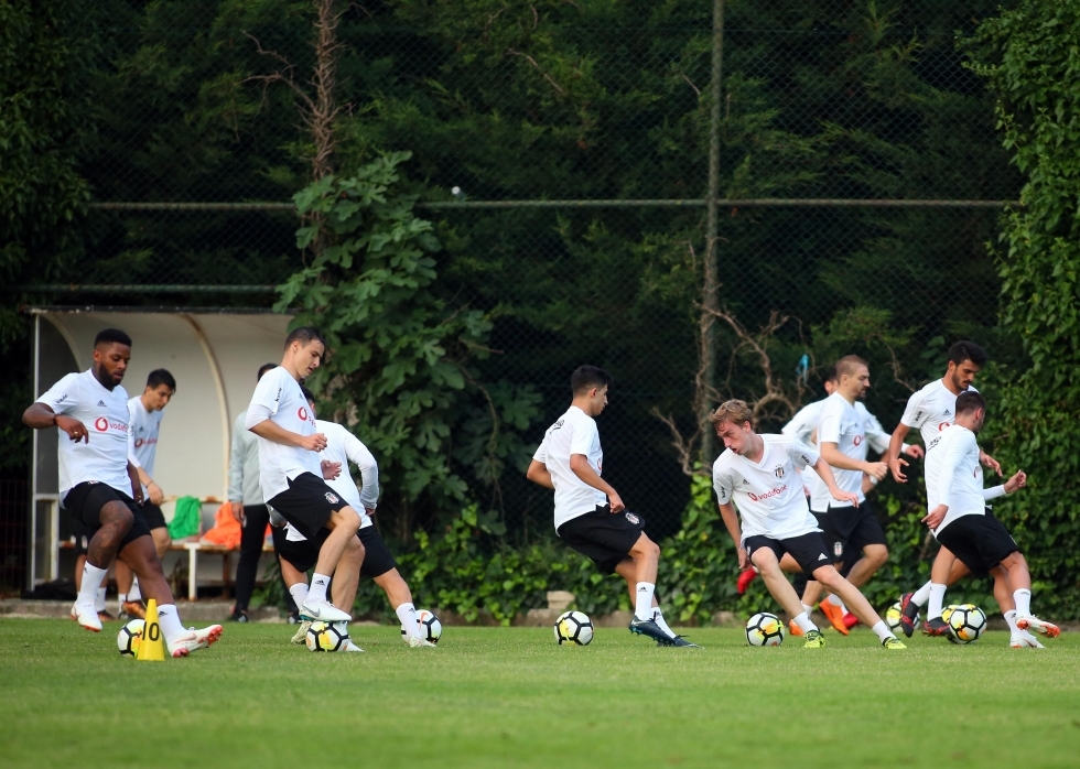 Beşiktaş yeni sezon hazırlıklarına başladı! İşte antrenmandan kareler... - Görsel 10
