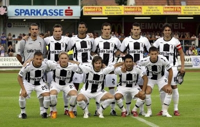Beşiktaş’ın 2018-2019 sezonu formaları, Çarşamba günü tanıtılacak. Peki son 10 sezonun formaları nasıldı? İşte o formalar - Görsel 1