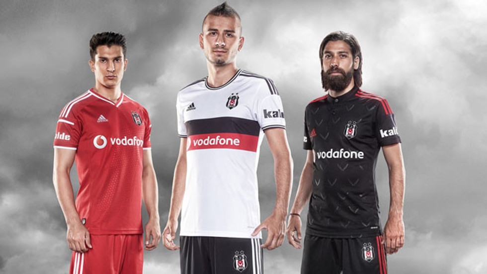 Beşiktaş’ın 2018-2019 sezonu formaları, Çarşamba günü tanıtılacak. Peki son 10 sezonun formaları nasıldı? İşte o formalar - Görsel 13