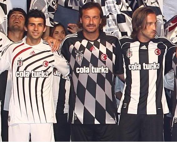Beşiktaş’ın 2018-2019 sezonu formaları, Çarşamba günü tanıtılacak. Peki son 10 sezonun formaları nasıldı? İşte o formalar - Görsel 3