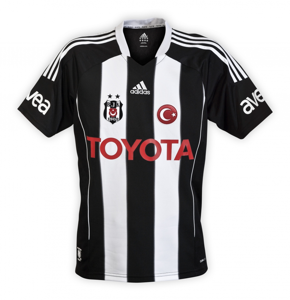 Beşiktaş’ın 2018-2019 sezonu formaları, Çarşamba günü tanıtılacak. Peki son 10 sezonun formaları nasıldı? İşte o formalar - Görsel 6