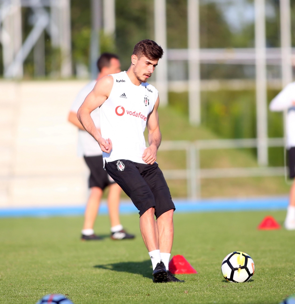 Beşiktaş'ın akşam antrenmanından görüntüler - Görsel 1