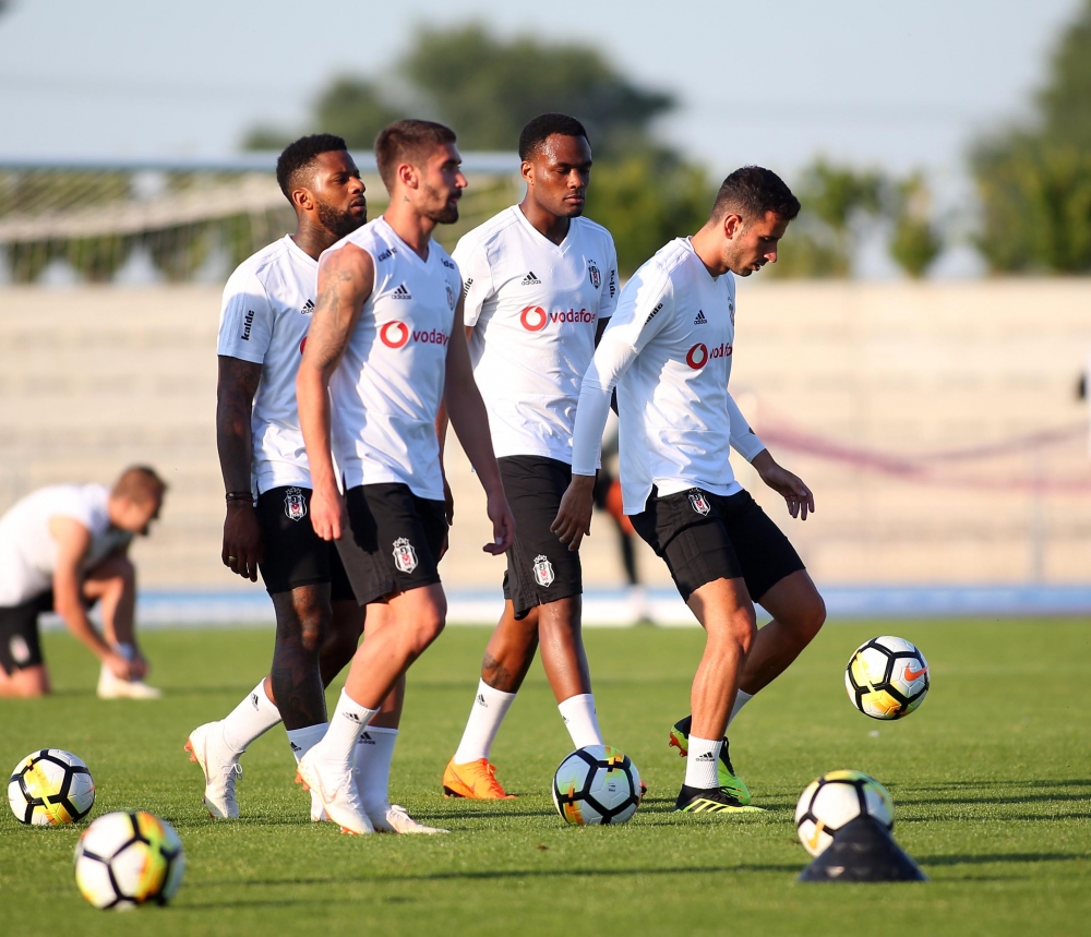 Beşiktaş'ın akşam antrenmanından görüntüler - Görsel 17