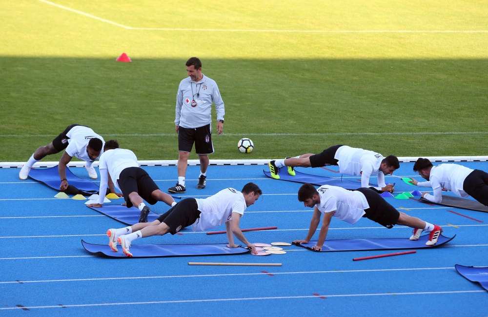 Beşiktaş'ın akşam antrenmanından görüntüler - Görsel 22