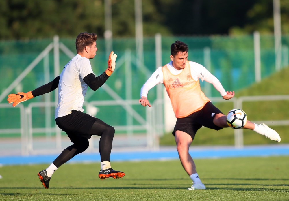 Beşiktaş'ın akşam antrenmanından görüntüler - Görsel 6