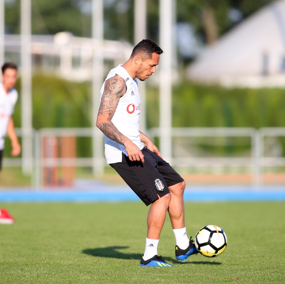 Beşiktaş'ın akşam antrenmanından görüntüler - Görsel 7