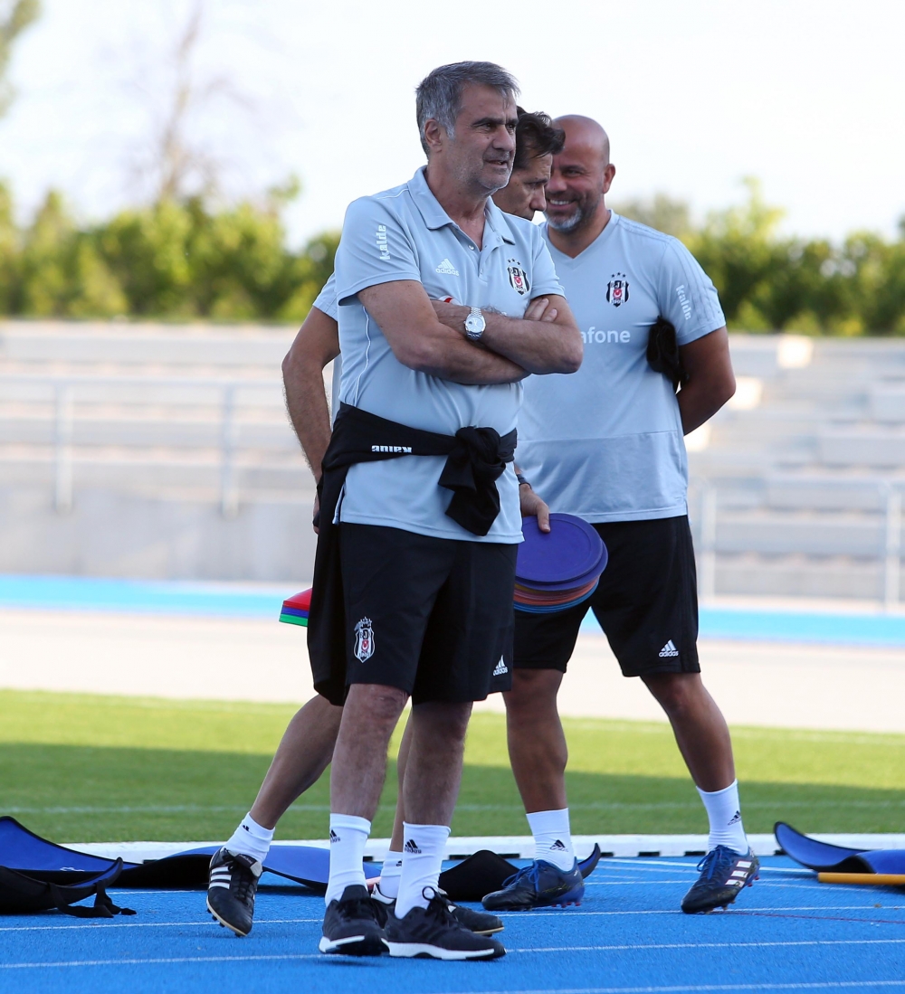 Beşiktaş'ın akşam antrenmanından görüntüler - Görsel 9