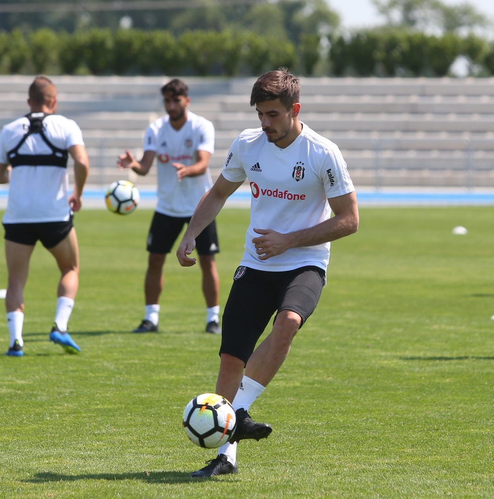 Beşiktaş Slovakya'da yeni sezon hazırlıklarını sürdürüyor. İşte antrenmandan kareler - Görsel 20