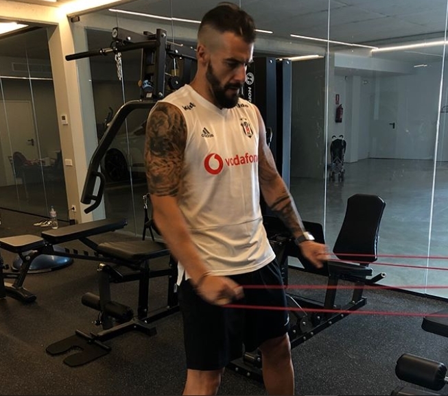 Alvaro Negredo bireysel çalışmalarına devam ediyor! - Görsel 1