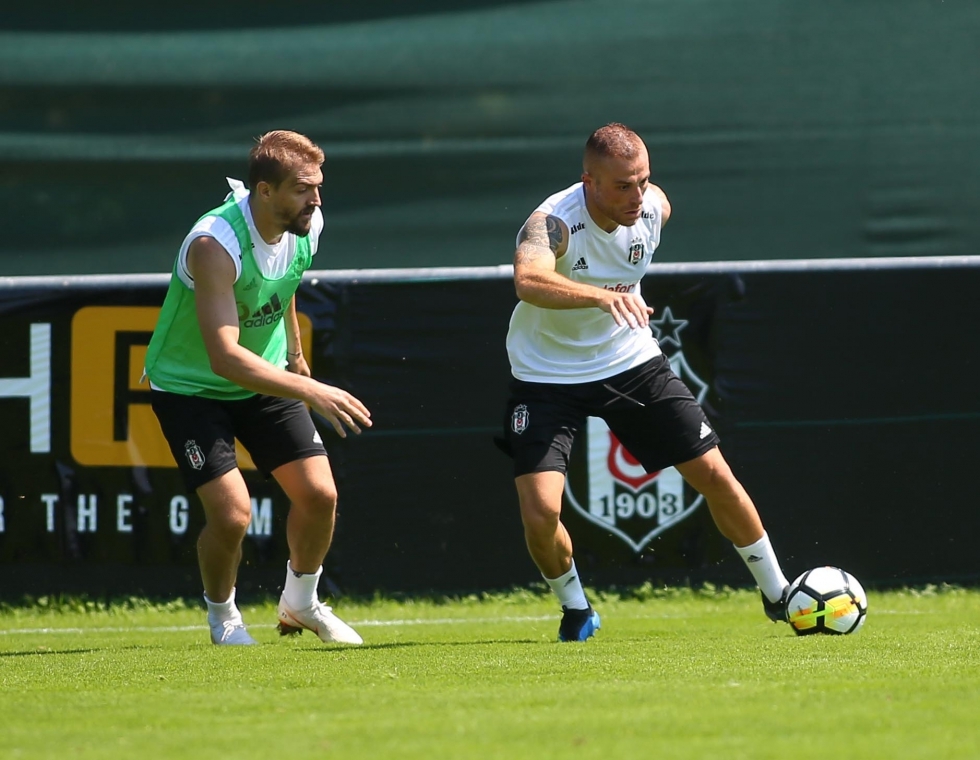 Beşiktaş'ın sabah antrenmanından kareler - Görsel 13