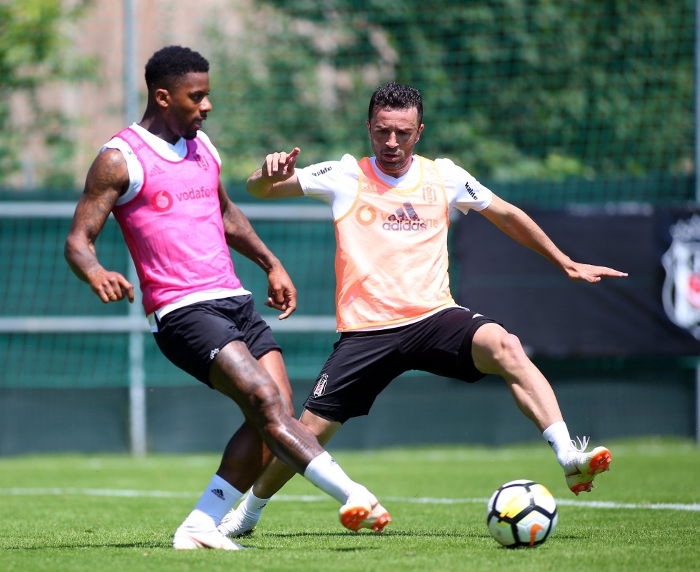 Beşiktaş'ın sabah antrenmanından kareler - Görsel 2