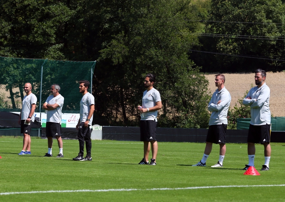 Beşiktaş'ın sabah antrenmanından kareler - Görsel 23