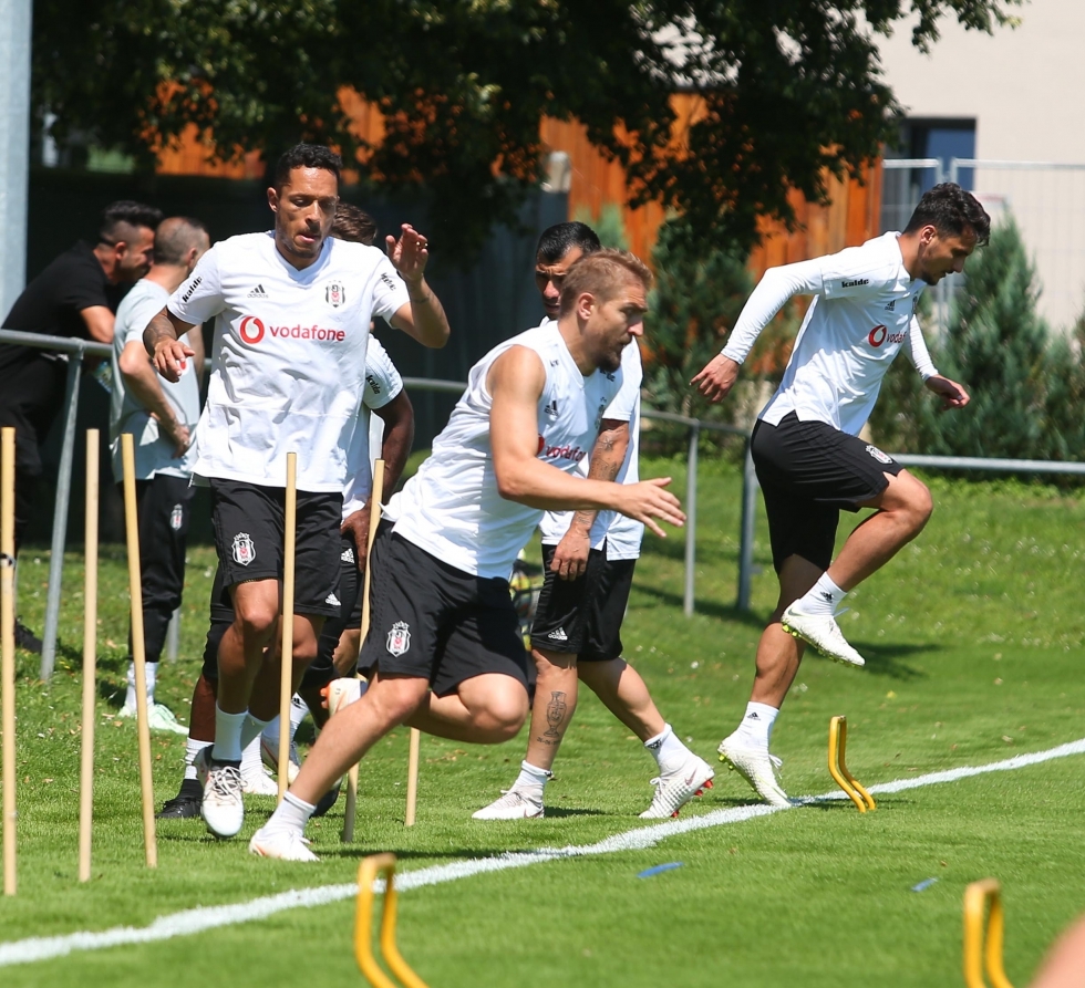 Beşiktaş'ın sabah antrenmanından kareler - Görsel 25