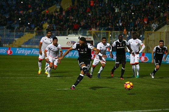 Adanaspor-Beşiktaş maçından kareler - Görsel 1