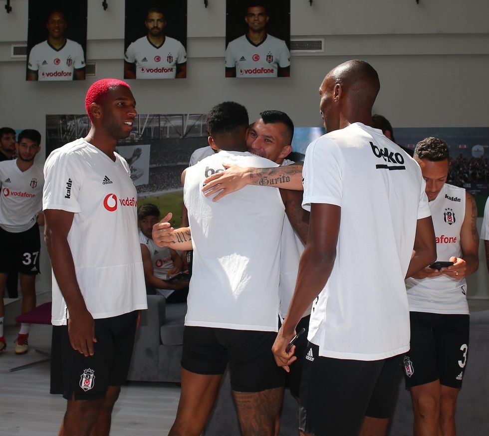 Gary Medel’in doğum günü kutlandı - Görsel 2