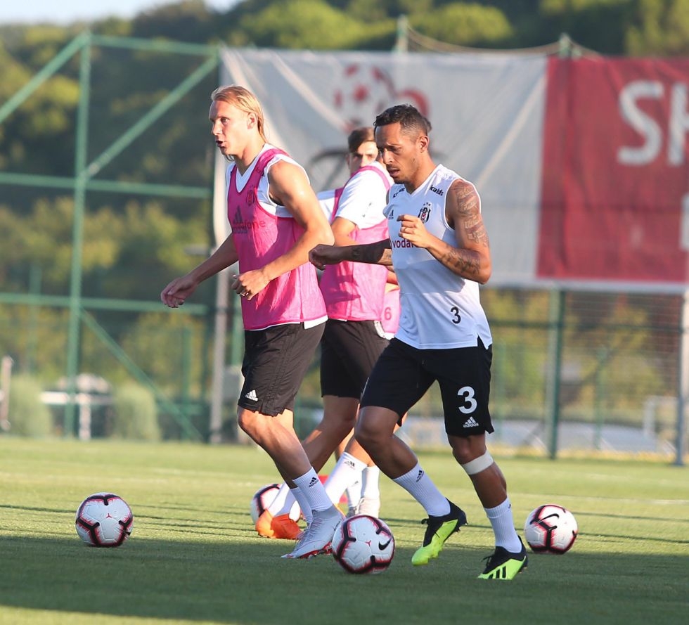 Takımda keyifler yerinde! İşte antrenmandan kareler - Görsel 4