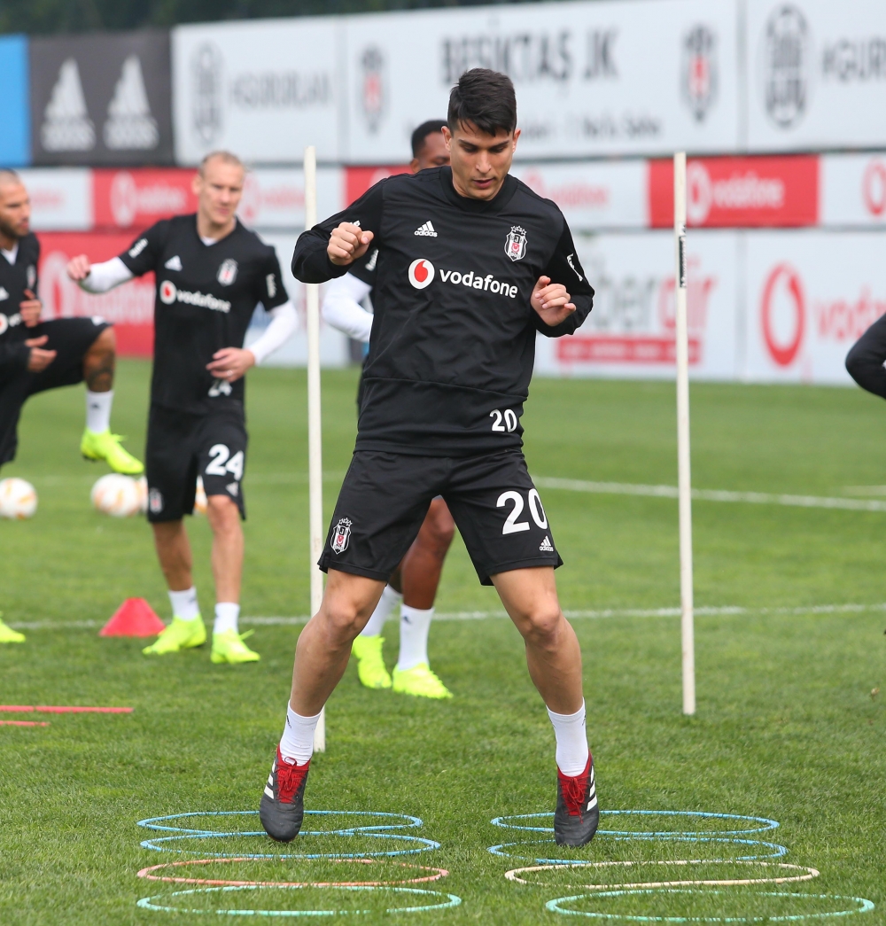 Beşiktaş'ın Genk maçı hazırlıklarından kareler - Görsel 13