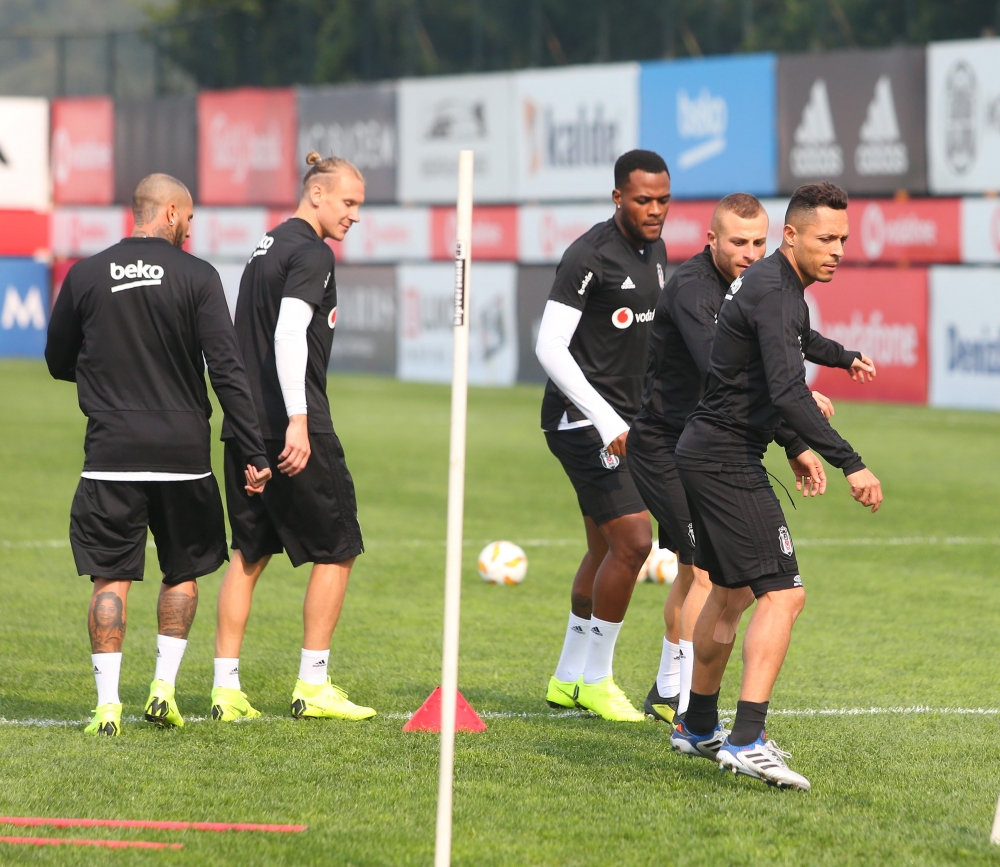 Beşiktaş'ın Genk maçı hazırlıklarından kareler - Görsel 14