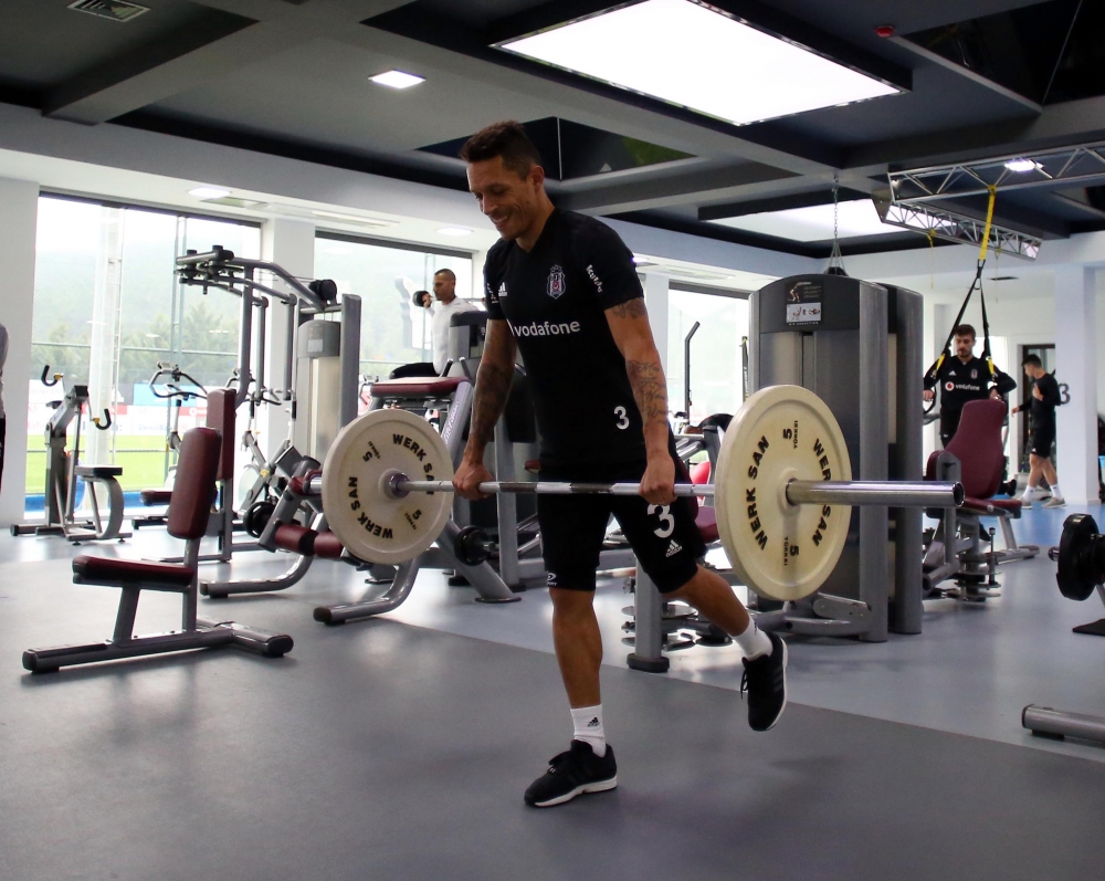 Beşiktaş salonda çalıştı - Görsel 6