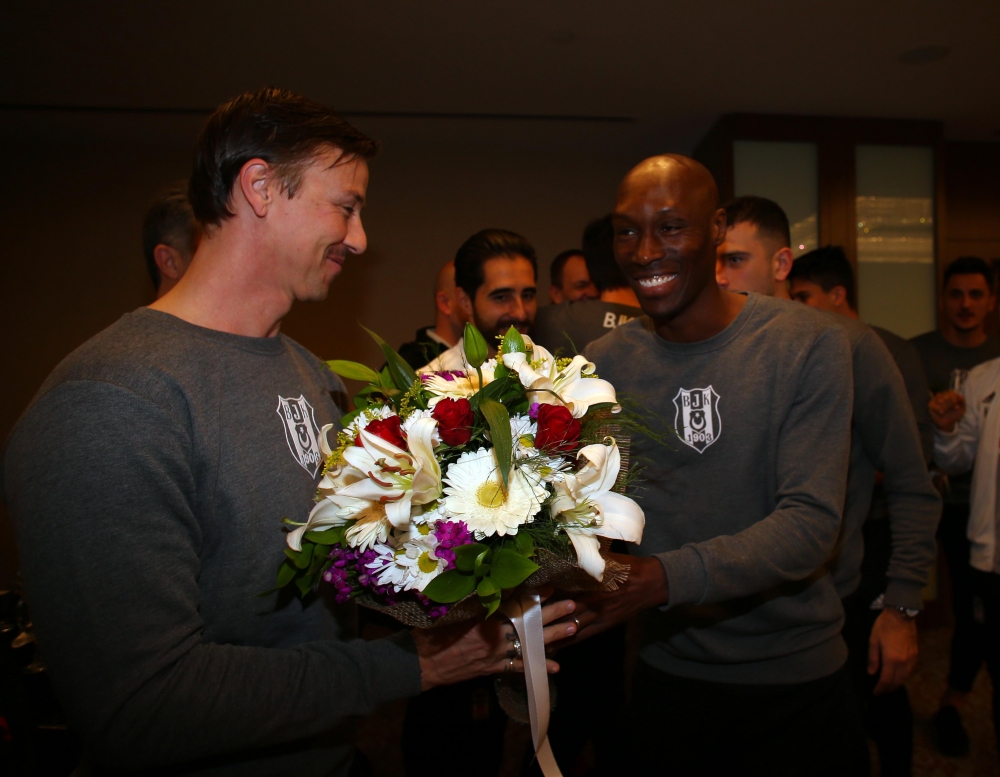 Şenol Güneş ve yardımcıları için Öğretmen Günü kutlaması! - Görsel 2