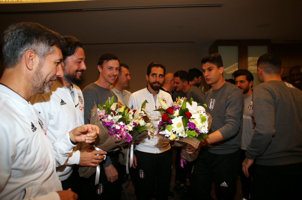 Şenol Güneş ve yardımcıları için Öğretmen Günü kutlaması! - Görsel 5