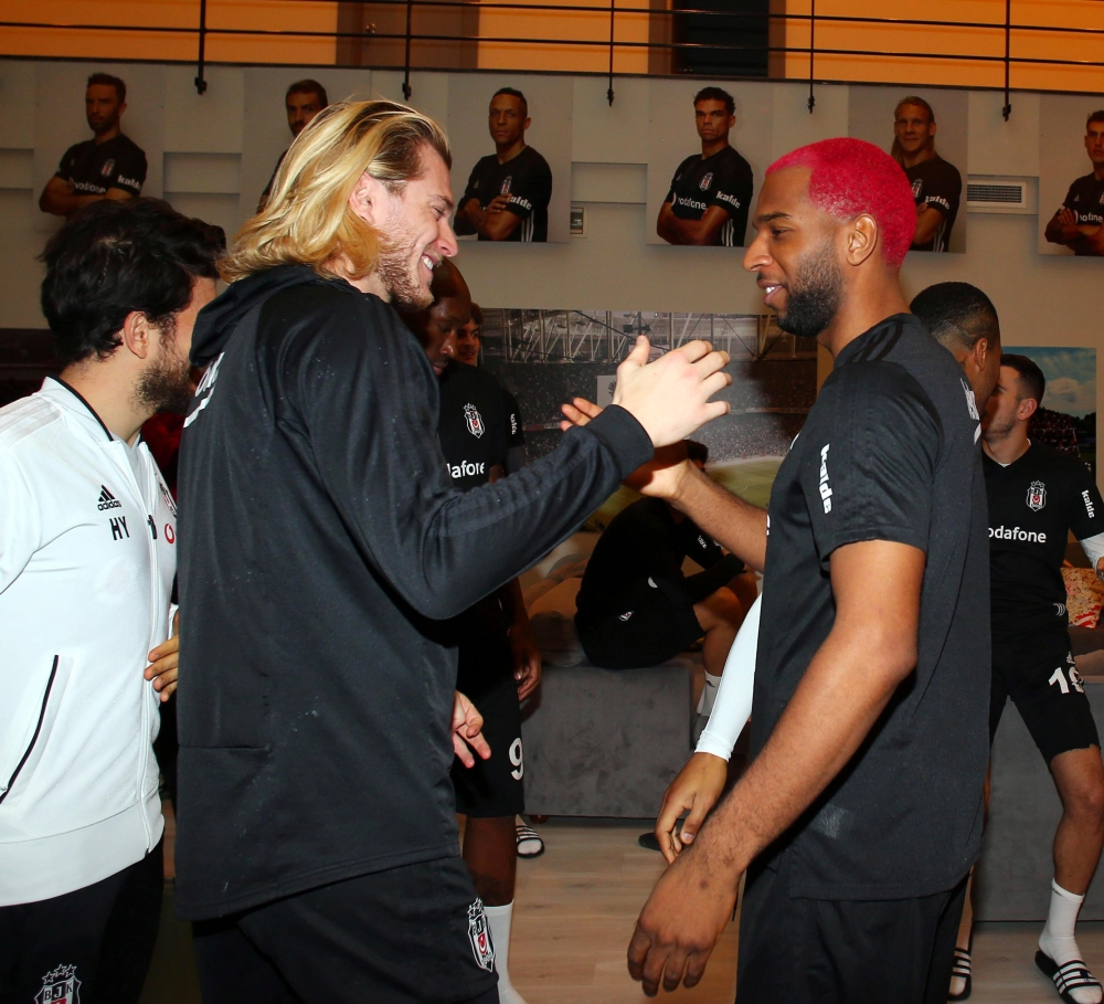 Ryan Babel'e tesislerde doğum günü kutlaması - Görsel 5