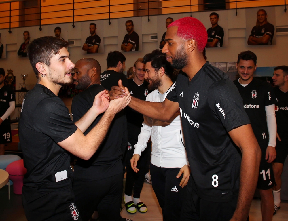 Ryan Babel'e tesislerde doğum günü kutlaması - Görsel 9