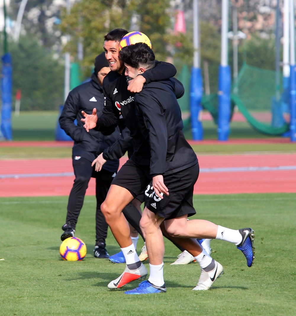 Beşiktaş'ın yeni transferi Mirin ilk antrenmana çıktı - Görsel 20