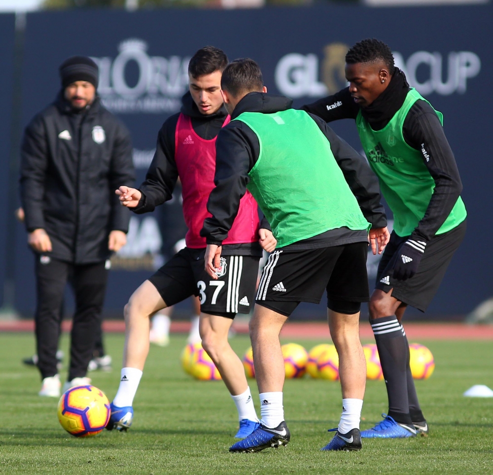 Beşiktaş'ın yeni transferi Mirin ilk antrenmana çıktı - Görsel 4