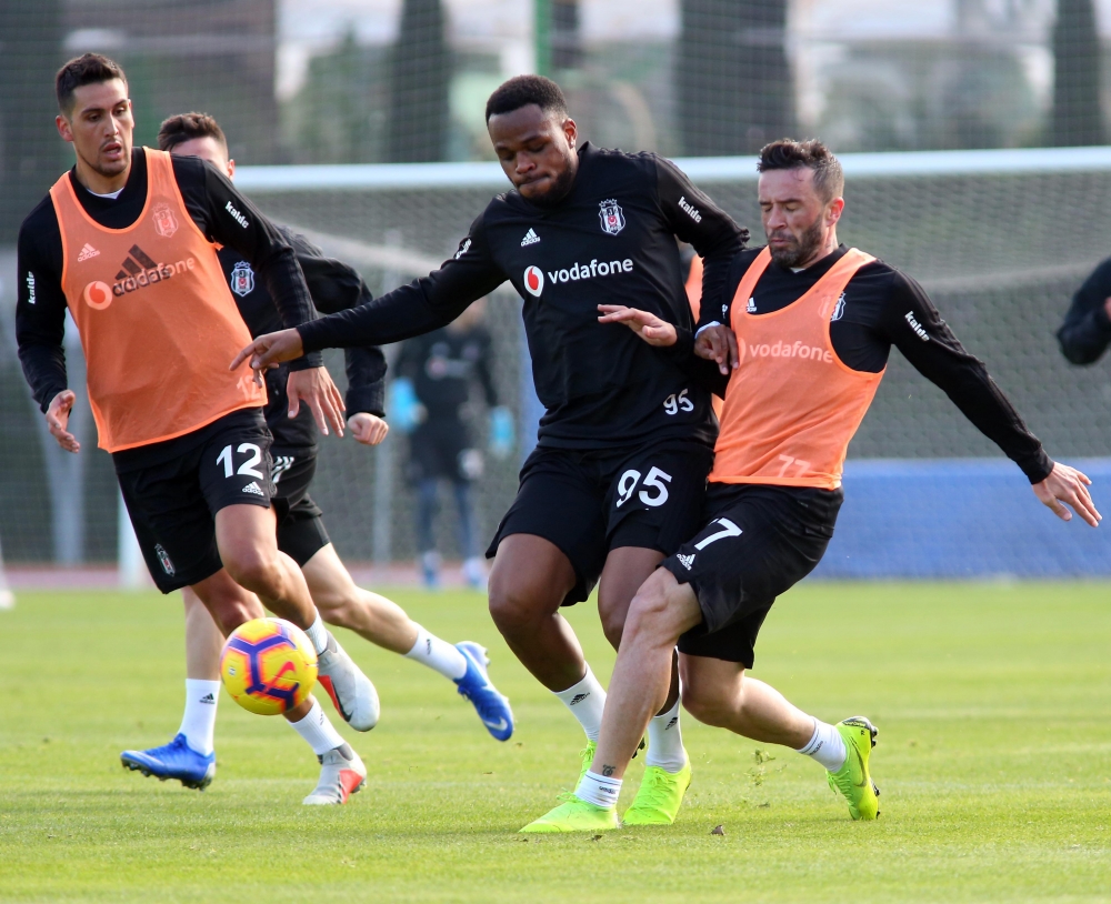 Beşiktaş'ın yeni transferi Mirin ilk antrenmana çıktı - Görsel 45