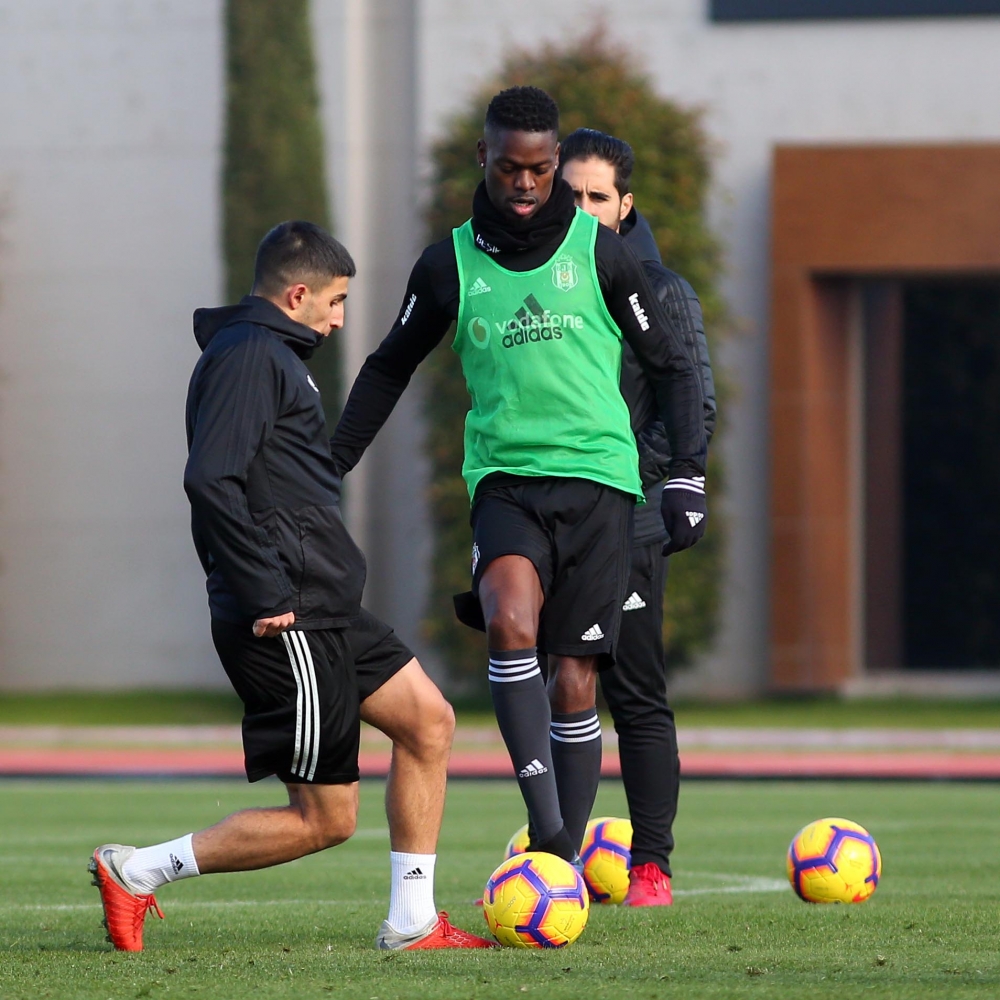 Beşiktaş'ın yeni transferi Mirin ilk antrenmana çıktı - Görsel 6