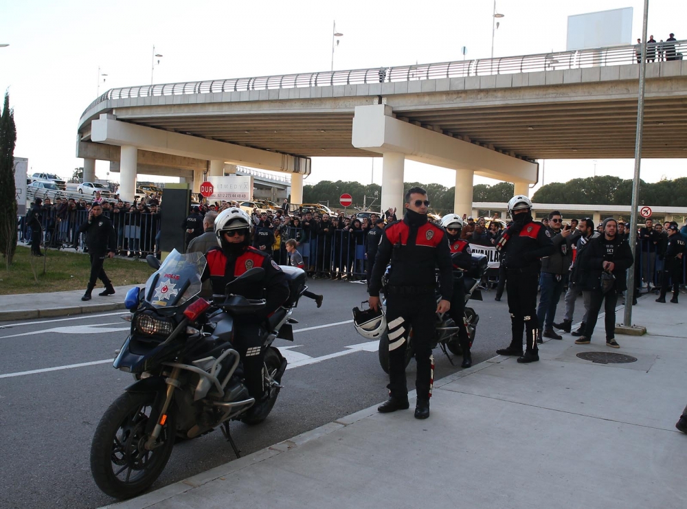 Beşiktaş, İzmir'de coşkuyla karşılandı - Görsel 12