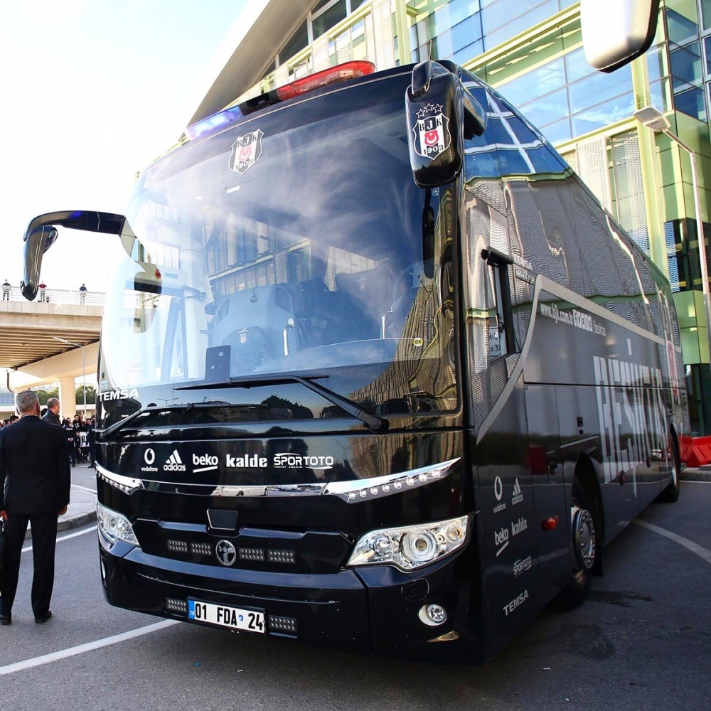 Beşiktaş, İzmir'de coşkuyla karşılandı - Görsel 5