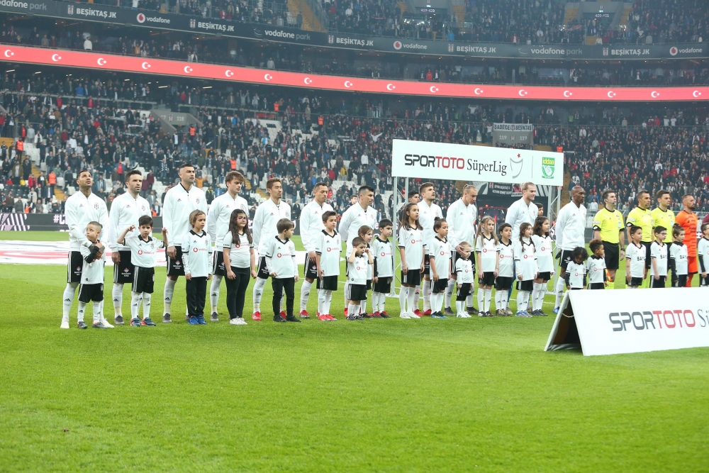 Beşiktaş - Göztepe maçının ilk yarısından kareler - Görsel 1
