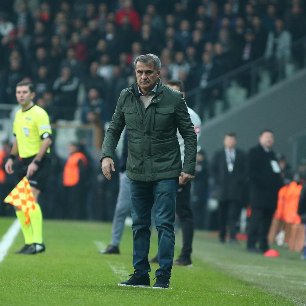 Beşiktaş - Göztepe maçının ilk yarısından kareler - Görsel 13