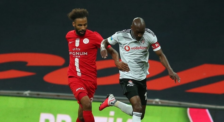 Beşiktaş-Antalyaspor maçının ardından spor yazarlarının görüşleri... "Takımın en iyisi yine 36’lık Atiba" - Görsel 5