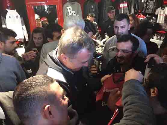 Fikret Orman'a Antalya'da sevgi seli - Görsel 2