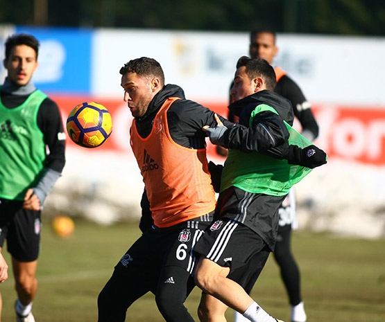 Beşiktaş'ın bugünkü antrenmanından kareler - Görsel 8