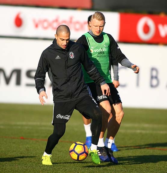 Beşiktaş, Akhisar maçı hazırlıklarına başladı - Görsel 12