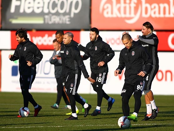 Beşiktaş'ın bugünkü antrenmanından kareler - Görsel 6