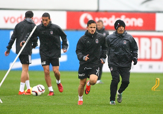 Beşiktaş'ta hazırlıklar sürüyor! Caner de takımla birlikte çalıştı - Görsel 15