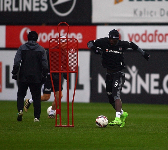 Beşiktaş'ta hazırlıklar sürüyor! Caner de takımla birlikte çalıştı - Görsel 17