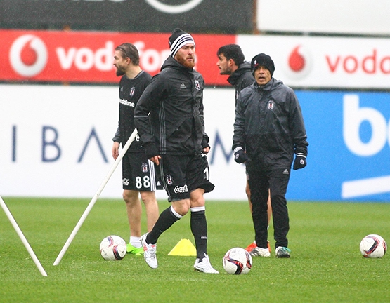 Beşiktaş'ta hazırlıklar sürüyor! Caner de takımla birlikte çalıştı - Görsel 22