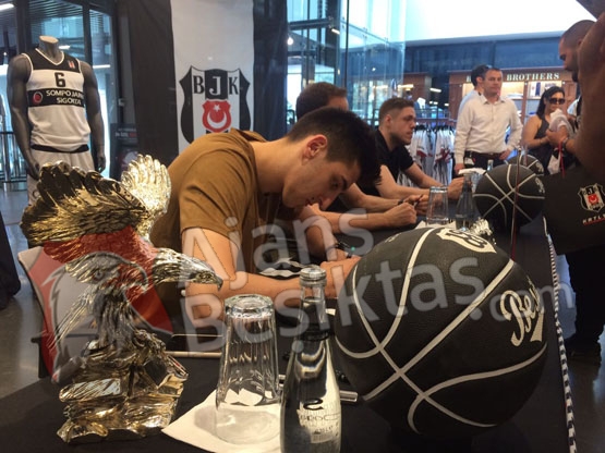 Potanın Kartalları taraftarla buluştu - Görsel 5