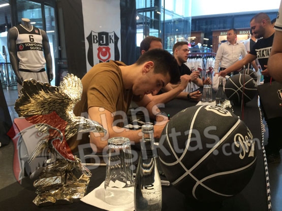 Potanın Kartalları taraftarla buluştu - Görsel 6