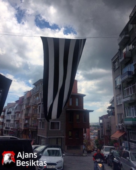 FOTO GALERİ | Beşiktaş bayrakları Türkiye'yi süslüyor - Görsel 1