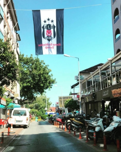 FOTO GALERİ | Beşiktaş bayrakları Türkiye'yi süslüyor - Görsel 111